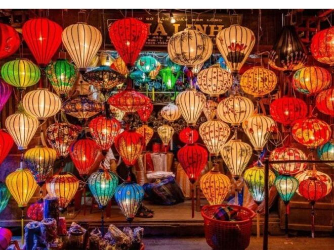 Hoi An: Hoai River Boat Trip by Night With Release Lantern - Sail on the Hoai River