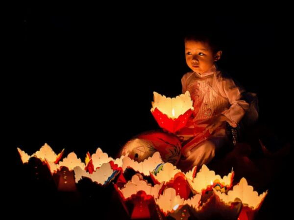 Hoi An: Hoai River Night Boat Trip and Floating Lantern - Customer Reviews
