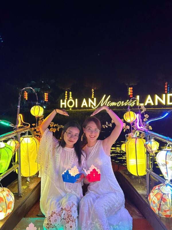 Hoi An: Hoai River Premium Boat Ride & Floating Lantern Experience - Finding the correct boarding point