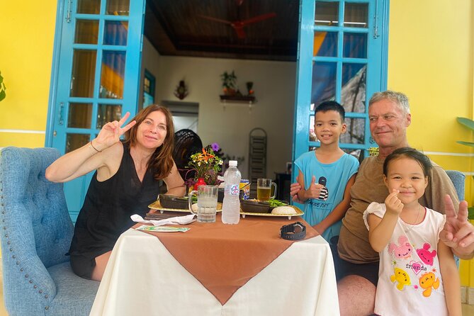 Hoi an Home Cooking Class With Market Exploration - Hands-On Cooking Experience With Local Chefs