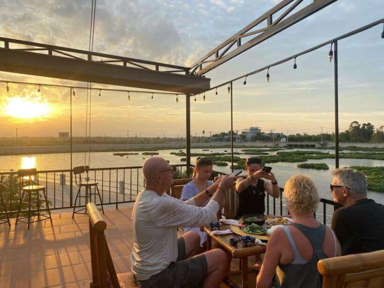 Hoi An Jeep Sunset Adventure: Enjoy Cocktails & Local Food - Dining Experience
