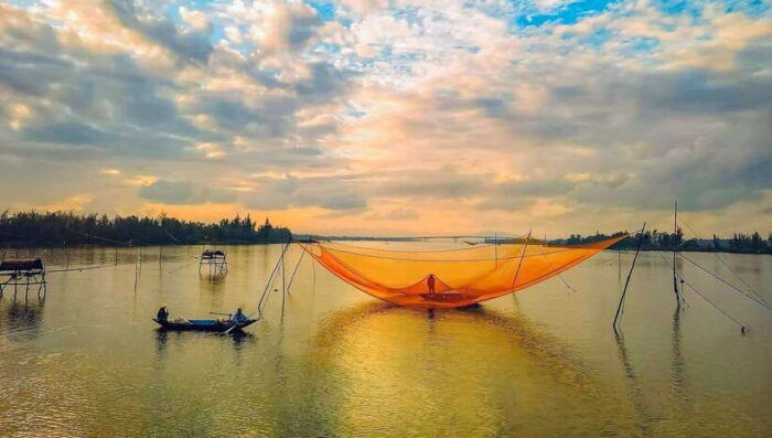 Hoi An Jeep Sunset Adventure: Enjoy Cocktails & Local Food - Transportation and Guidance
