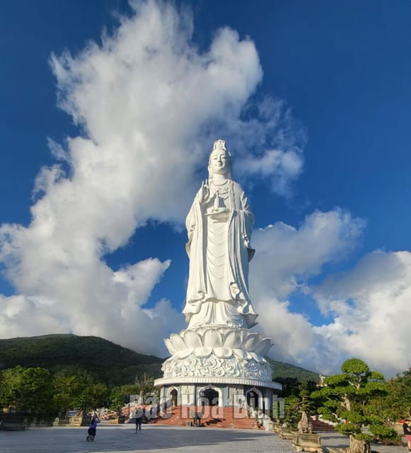 Hoi An: Marble & Monkey Mountains and Am Phu Cave Tour - About the Tour Company
