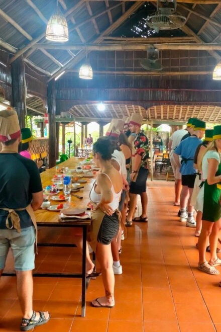 Hoi An: Market Tour, Basket Boat Ride and Cooking Class With Pho - Market Experience