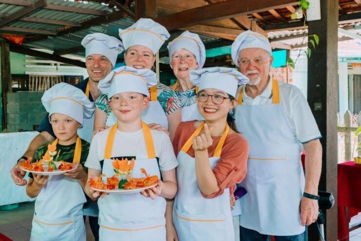 Hoi An: Market Tour -Bay Mau Cooking Class -Basket Boat Ride - Market Exploration Experience