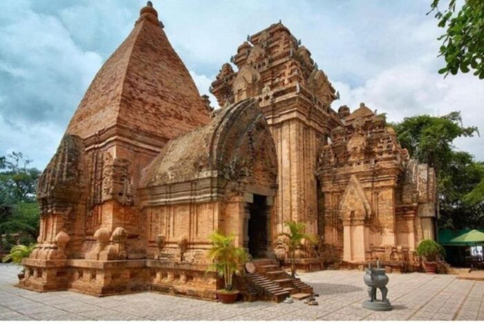 Hoi An: My Son Holly Land & Cruise Luxury Group Tour - Not Suitable for