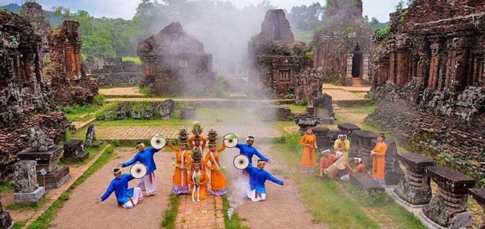 Hoi An: My Son Holly Land & Cruise Luxury Group Tour - Pickup and Drop-off