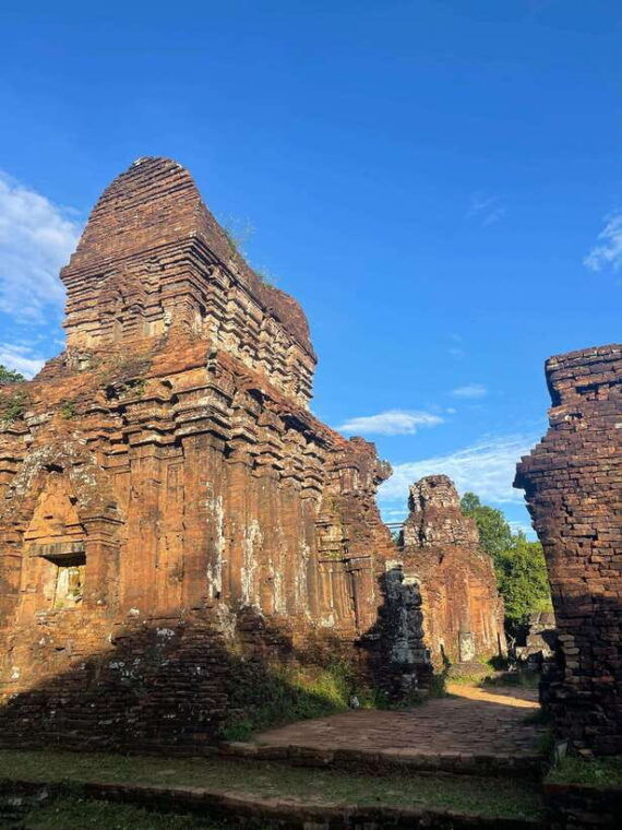 Hoi An: My Son Ruins: Guide-Bus-Boat-Cultural Show-Lunch - Exclusions