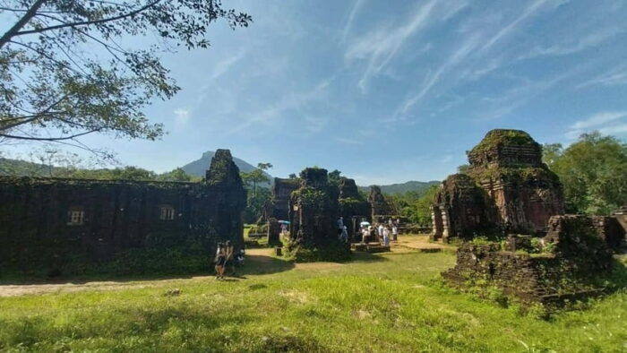 Hoi An: My Son Sanctuary W Guide , Champa Show, Boat & Lunch - Boat Trip Along the Thu Bon River