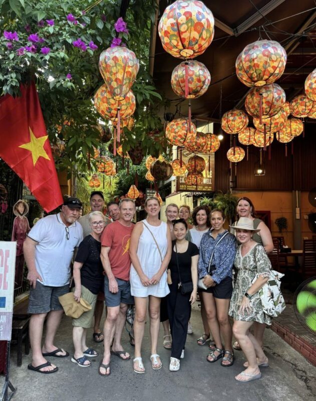 Hoi An Night Experience - Guide quality can shape the night