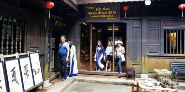 HOI AN NIGHT MARKET & BOAT TRIP WITH LANTERN - Local Culture and Traditions