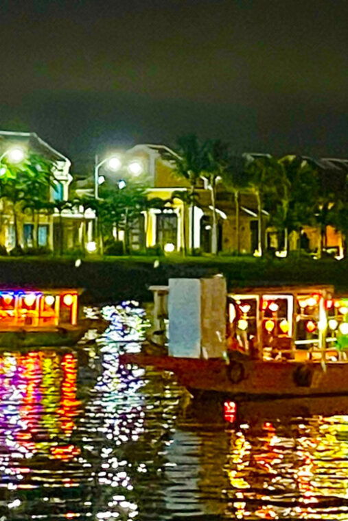 HOI AN NIGHT MARKET & BOAT TRIP WITH LANTERN - Enjoying the Hoi An Night Market