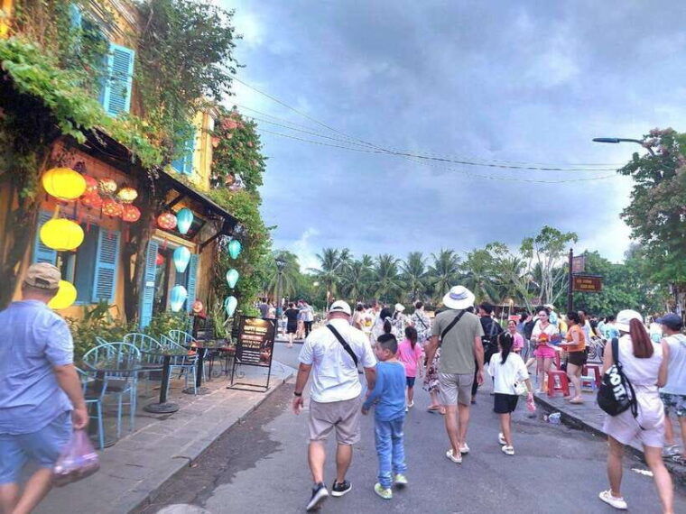 Hoi an Old Town Entrance Ticket With Boat Lantern Release - Sightseeing Highlights