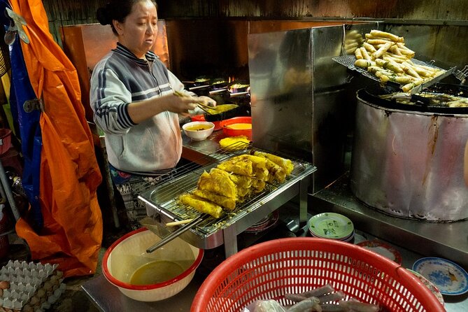 Hoi an Old Town Food Tour With Small Group at Night - Tour Details and Logistics