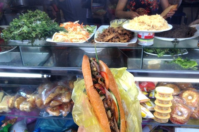 Hoi an Old Town Food Tour With Small Group at Night - Food Variety