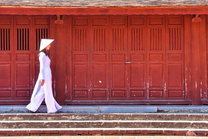 Hoi An old Town Walking Tour included Temple and Boat Tour - A Detailed Look at the Hoi An Old Town Walking Tour