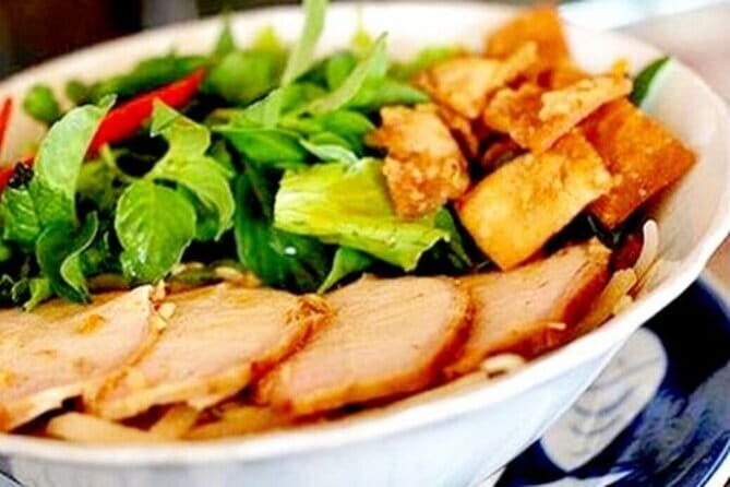 Hoi An old Town Walking Tour included Temple and Boat Tour - Who Should Consider This Tour?