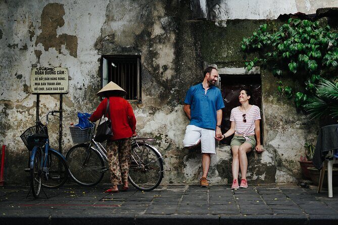 Hoi An Photographer  Private Couple Photoshoot & Highlight Reel - Is It Worth the Price?