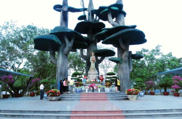 Hoi An : Private Car To Phong Nha via Hai Van Pass & DMZ - Booking Information and Process