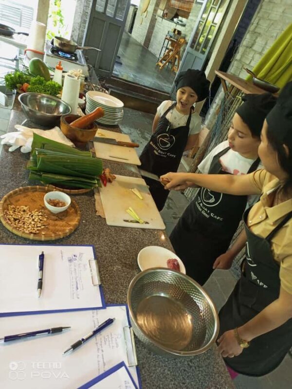 Hoi An: Private Cooking Class by The Basket Boat Café - Good To Know