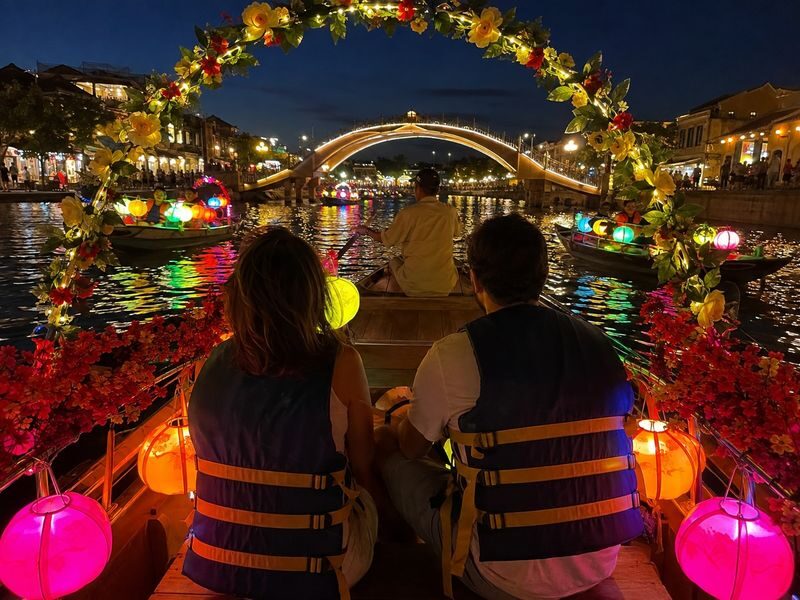 Hoi An: Private Lantern Boat Ride & Floating Lantern-Making Class - Who will enjoy this most
