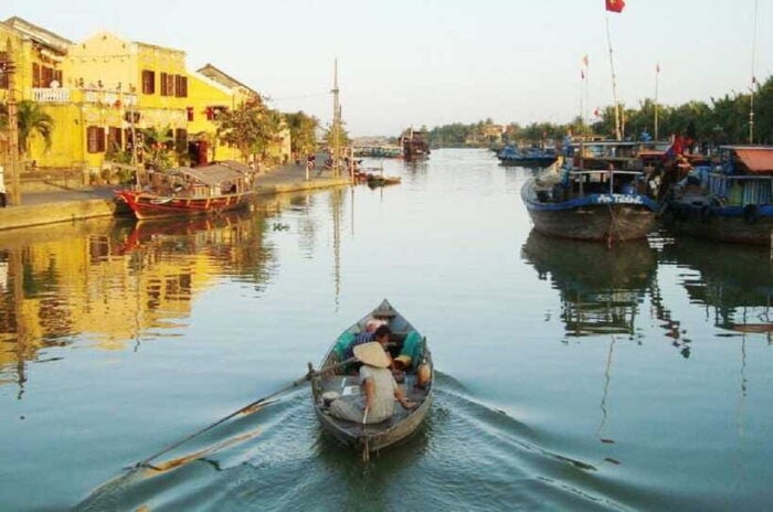 Hoi An: Private Lantern Cruise on the Thu Bon River - What to Expect on the Cruise