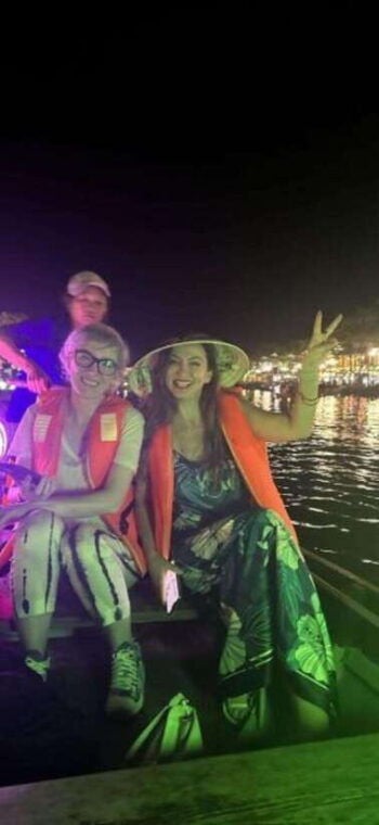Hoi An: Private Night Boat Trip & Release Lantern on River - Admire the Picturesque Views of Hoi An Old Town