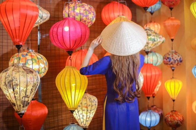 Hoi An: Private Photoshoot and Guided Walking Tour - Itinerary Details