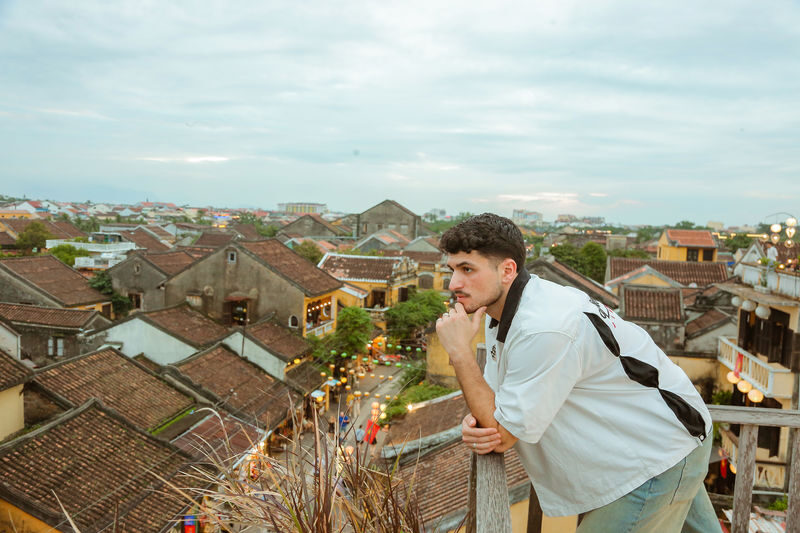 Hoi An: Private Photoshoot & Guided Walking and Posing - The Hoai River, Lantern Street, and Yellow Alley