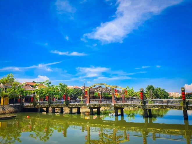 Hoi An: Shuttle From Da Nang Airport/Train Station to Hoi An - Vehicle Features