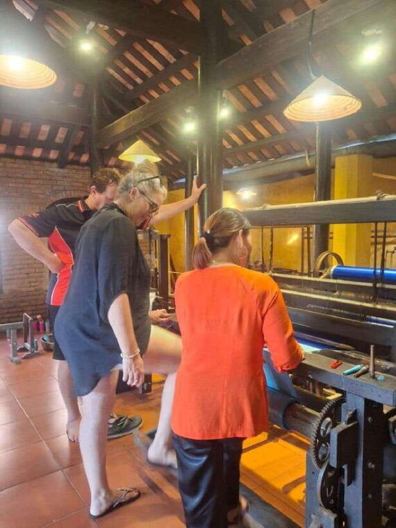 Hoi An: Silk Village Tour With Lunch or Dinner - Mulberry Garden and Silkworm Feeding