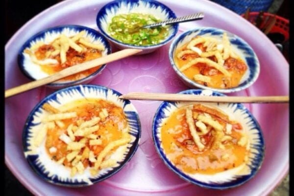 Hoi An: Street Food Tour by Scooter With Local Lady - Booking Details and Cancellation Policy