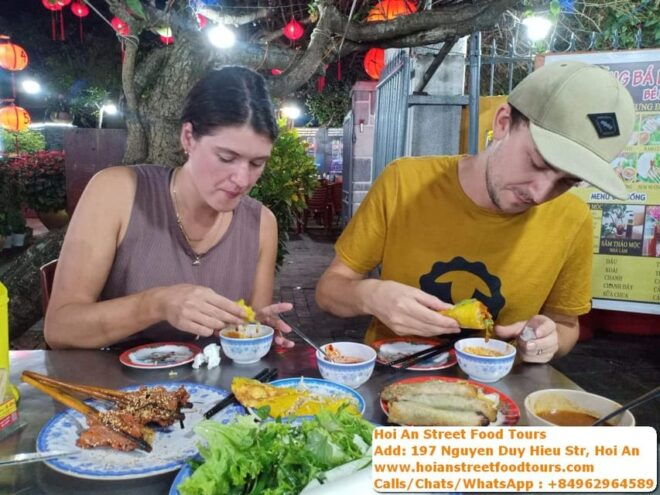 Hoi An: Street Food Walking Tour With Tastings - Market Exploration
