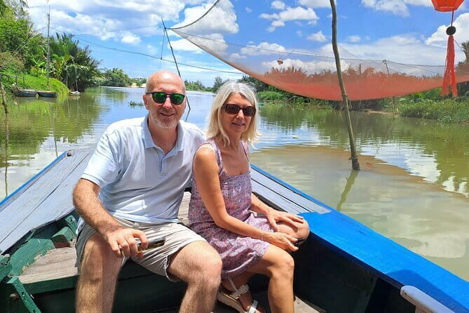 Hoi An street foods, night market and lantern boat ride - The Sum Up