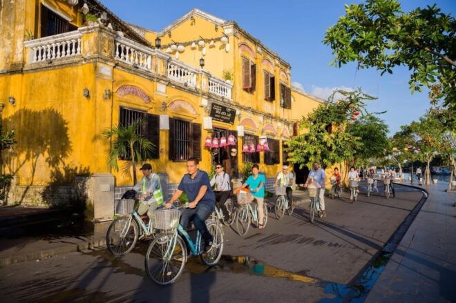 Hoi an to Da Nang International Airport/Da Nang - Private Car - Additional Costs