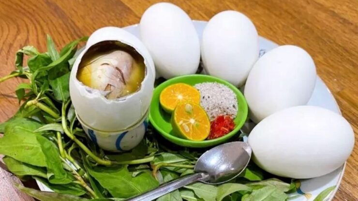 Hoi An Walking Street Food Tour by Local Guide - Tour Itinerary