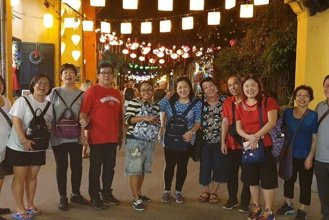 Hoi An Walking Tour, Sampan Boat Trip , Foodie Tour by Night - In-Depth Look at the Hoi An Night Tour