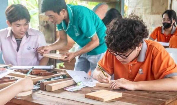 Hoi An: Wood Carving Class With Local Artisans - Tips for Participants
