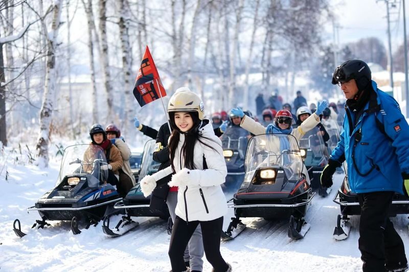 Hokkaido Classic Fun Photo-Op Day Tour: Winter-Limited Optional Snowmobile Experience + Popular Photo-Op + Magical Illumination Tour | Departing from Sapporo (Multiple itineraries available / Chinese and English service) - Ningle Terrace after dusk