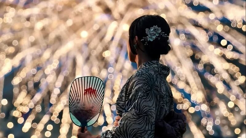 Hokkaido | Lake Toya Fireworks Festival & Showa-shinzan & Lake Hill Farm Day Trip | Departing from Sapporo - A late show makes the long day worthwhile