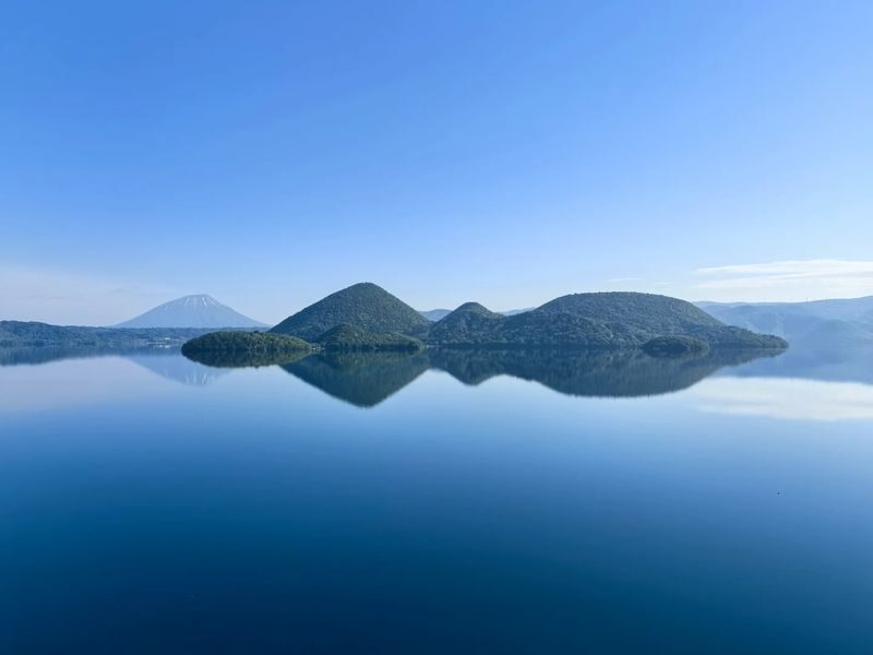Hokkaido | Lake Toya Fireworks Festival & Showa-shinzan & Lake Hill Farm Day Trip | Departing from Sapporo - Choosing shore or boat for the fireworks
