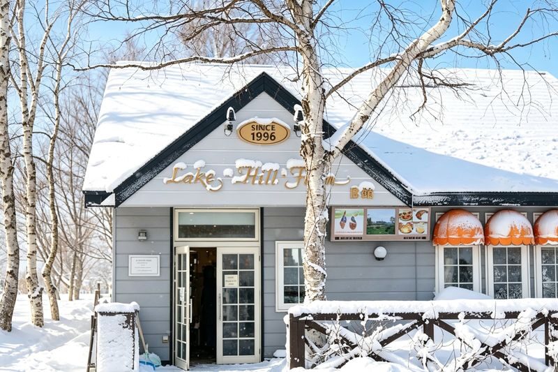 Hokkaido: Lake Toya Snowmobile & Noboribetsu Hell Valley & Bear Ranch & Lake Hill Farm Day Tour - Hell Valley’s steam and sulfur