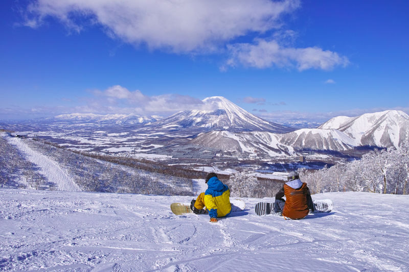 Hokkaido Niseko Chinese and English Private Snowboard/Ski Instructor and Photography Services - Budgeting, clothing, and winter conditions