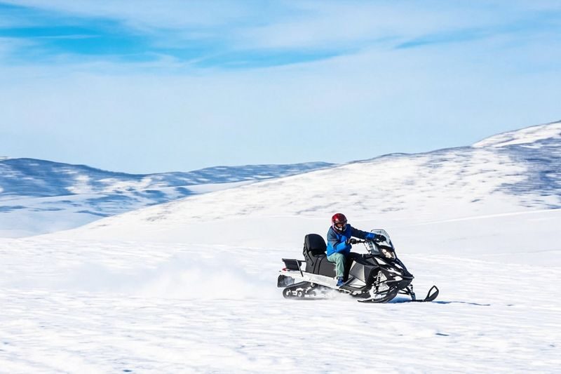 Hokkaido Noboribetsu Day Tour | Kyogoku Fuki-dashi Park, Lake Toya (Optional Snowmobile in Winter), Showa-shinzan Bear Ranch, Noboribetsu Jigokudani Day Tour | Departing from Sapporo - Budget, weather and the return to Sapporo