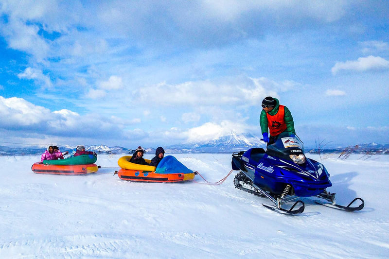 Hokkaido Noboribetsu Hell Valley, Lake Toya, Bear Ranch, Lake Hill Farm Day Trip (Includes Ice Cream, Optional Snowmobile Experience) - Who should book this day trip?