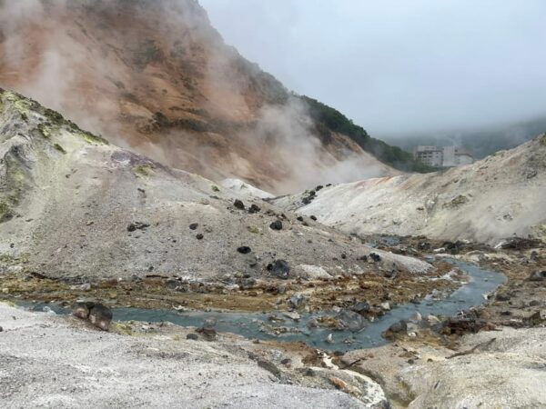 Hokkaido: Noboribetsu Lake Toya Day Tour From Sapporo - Luggage and Ticket Policies