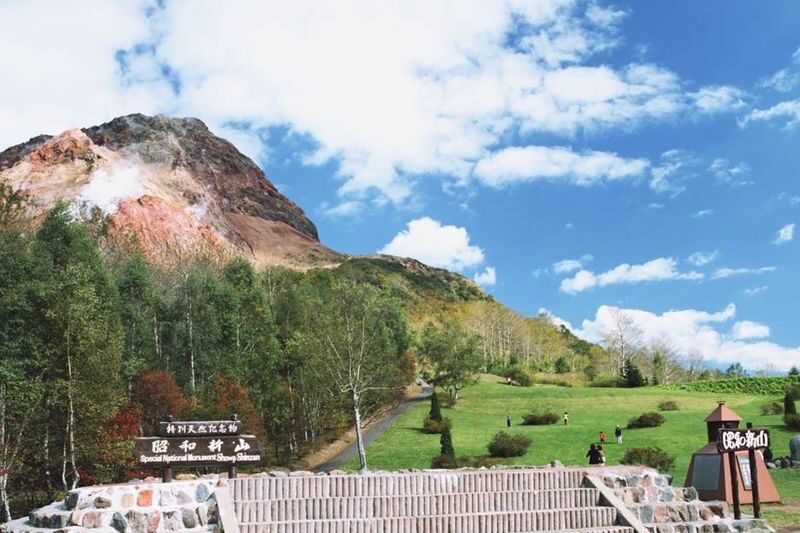 Hokkaido | Noboribetsu, Lake Toya, Niseko Day Trip: Mount Yotei (Little Fuji) & Takahashi Farm & Lake Toya & Noboribetsu Hell Valley & Bear Park & Kyogoku Spring Water Park & Winter Lake Shikotsu Ice Festival Day Trip | Departing from Sapporo - What the price covers, and what it doesn’t