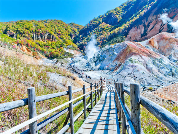 Hokkaido Noboribetsu Toya Lake Otaru Panoramic Day Trip - A volcanic start at Hell Valley