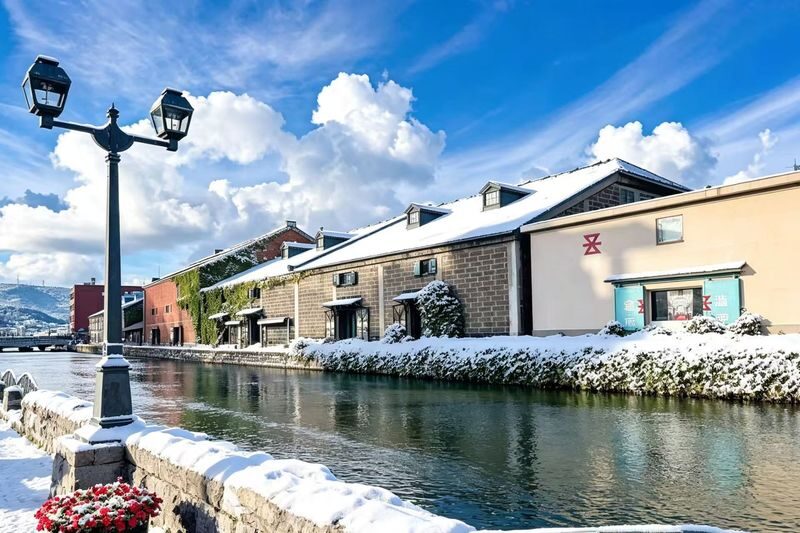 Hokkaido Otaru 1-Day Tour: Cape Kamui, Blue Cave, Mount Tengu, Hill of the Buddha (Multiple routes and languages available) - Otaru Canal: atmosphere in a short visit