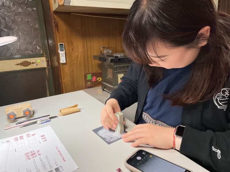 Hokkaido: Otaru Canal Cruise and Seal Engraving Experience - Take in the canal and harbor by boat